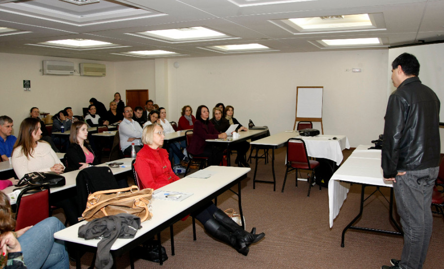 Encontro de apoio aos deficientes visuais, palestra de Ricardo José de Lima. 18-07-13.