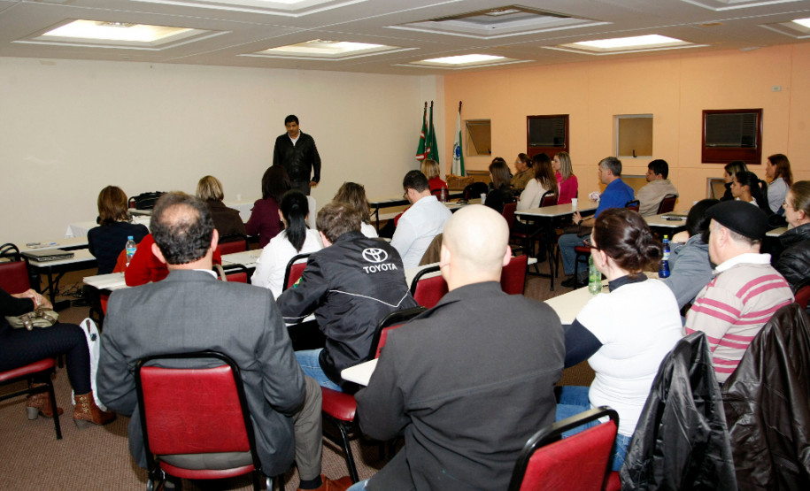 Encontro de apoio aos deficientes visuais, palestra de Ricardo José de Lima. 18-07-13.