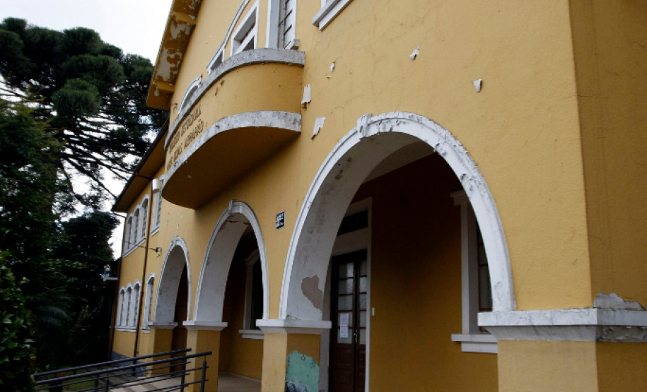 Colegio Estadual Elias Abrahao no Cristo Rei, Av. Senador Souza Naves. 23-07-13.