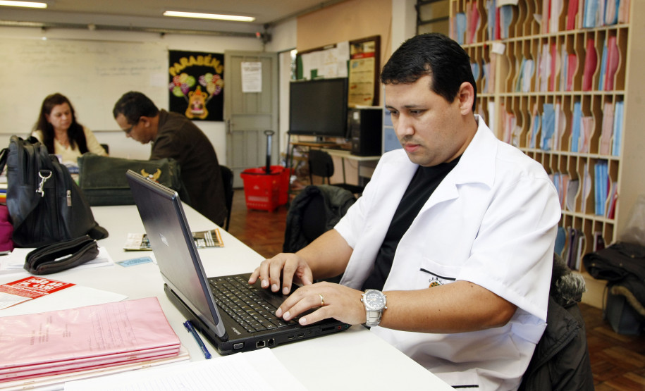 A partir deste semestre os professores das 2,2 mil escolas estaduais ganham mais tempo para preparar melhor as aulas dos 1,3 milhão de alunos.