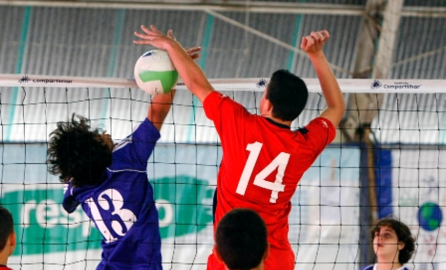 Até sexta-feira (9) alunos atletas das escolas estaduais e professores de educação física que trabalham como técnicos na rede poderão se inscrever na categoria TOP Formador, do programa Talento Olímpico Paranaense (TOP 2016).