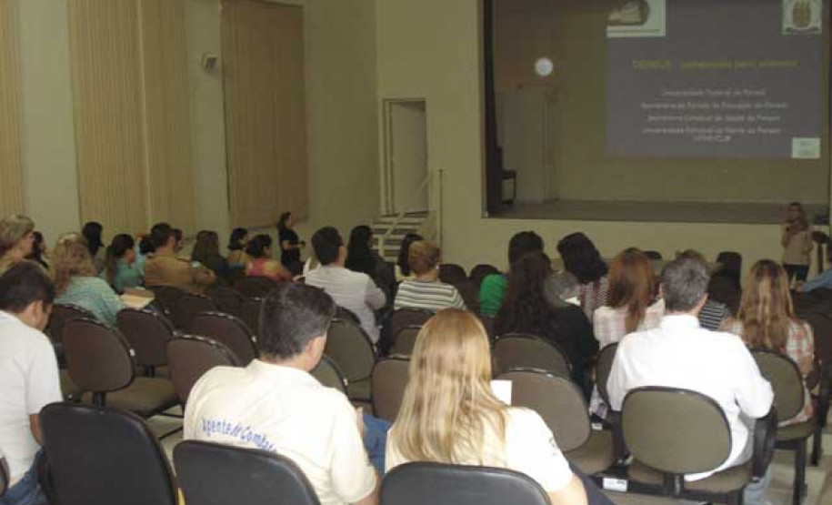 Curso é voltado para professores de Ciências e Biologia e trata sobre prevenção, controle e combate do mosquito transmissor da doença.