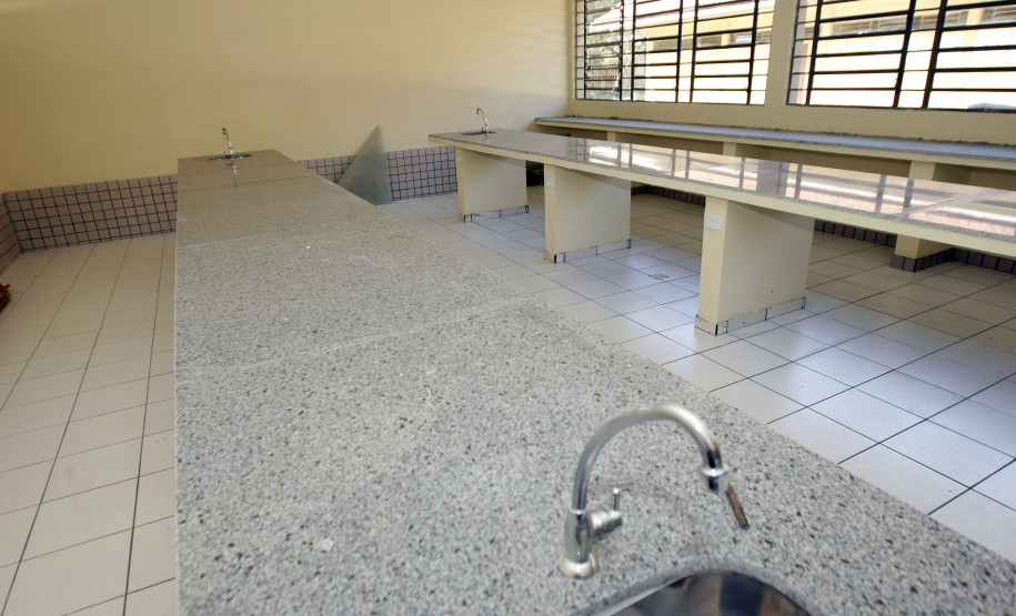 As obras na Escola São Francisco de Assis, em Tunas do Paraná, estão em fase de conclusão. Em menos de um mês, os 110 estudantes poderão usar o novo espaço.