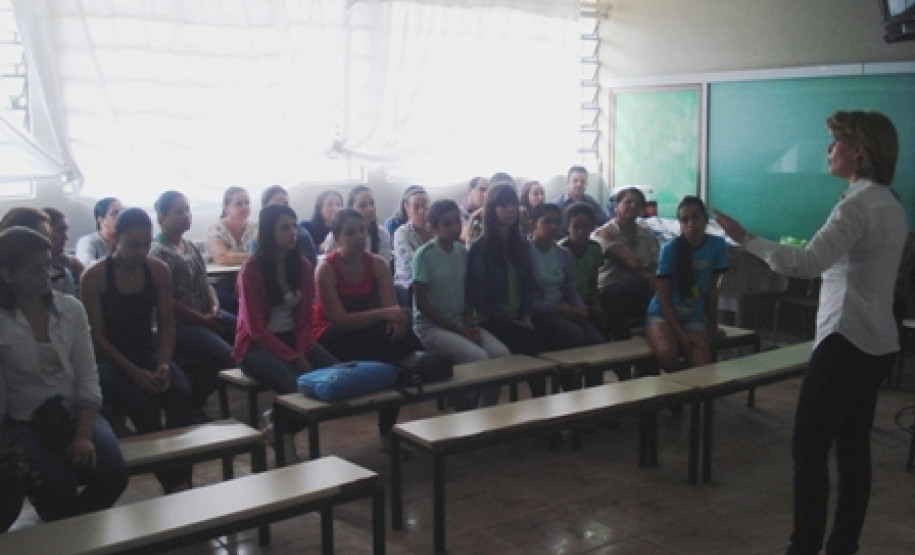 A Escola Estadual do Campo Machado de Assis, em Tuneiras do Oeste, realizou reunião para apresentar o PAD à comunidade escolar. Os técnicos do Núcleo de Educação já foram à escola para conhecerem melhor a realidade da escola e ajudarem na implantação do PAD.