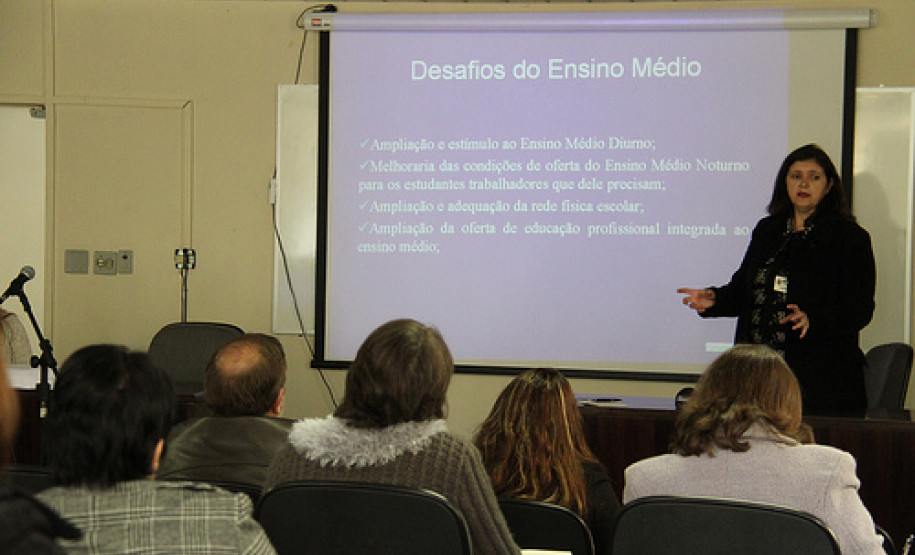 Encontro aproximou as discussões entre Secretaria da Educação e Ministério da Educação para implantação do programa nas escolas do Paraná.