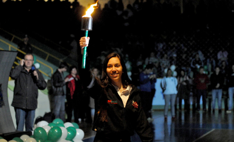 A cerimônia de abertura foi realizada na sexta-feira (09) e contou com a participação de alunos dos 32 Núcleos Regionais de Educação.