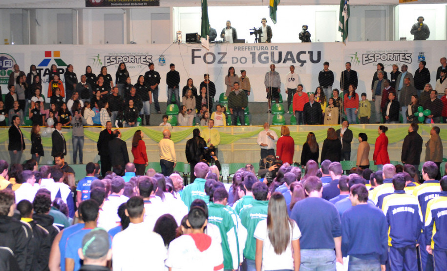 A cerimônia de abertura foi realizada na sexta-feira (09) e contou com a participação de alunos dos 32 Núcleos Regionais de Educação.