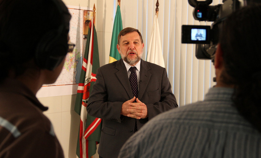 Na semana do professor, o vice-governador e secretário de Estado da Educação, Flávio Arns, em mensagem gravada, destaca a importância da valorização de todos os educadores para garantir a qualidade do ensino que está sendo ofertado nas escolas da rede pública do Paraná.