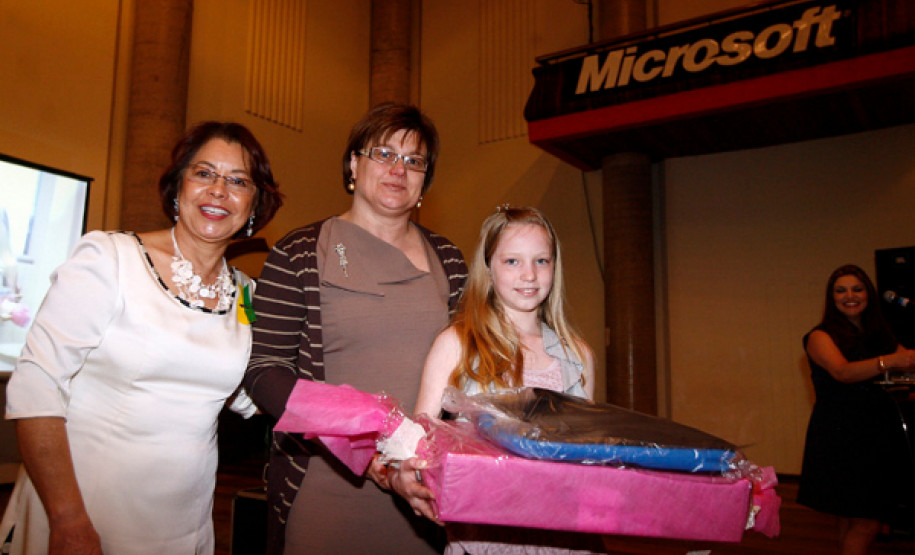 SEED anuncia vencedoras de concurso de redação