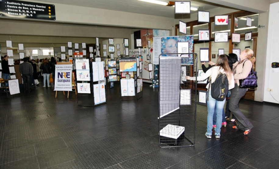 Abertura da Caravana da Poesia no auditório da Unicentro em Guarapuava. 20-08-13.