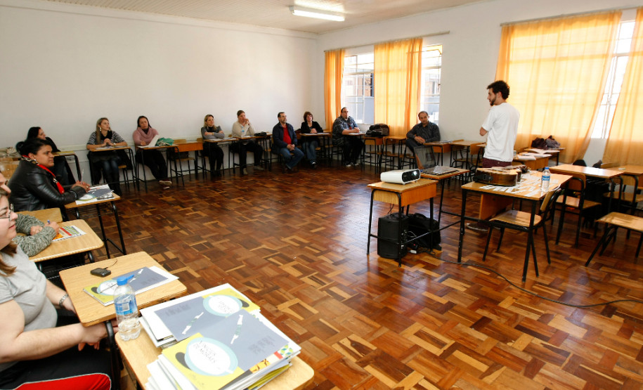 Oficinas da Caravana da Poesia na Unicentro em Guarapuava. 20-08-13.