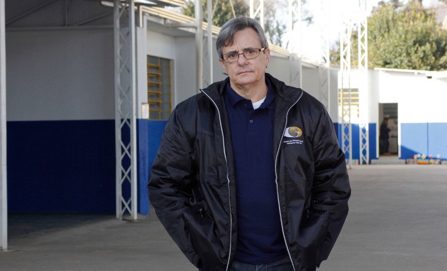 Marcio Darin, diretor da Escola de Educação Especial Guilherme Canto Darin. Curitiba, 21/08/2013.