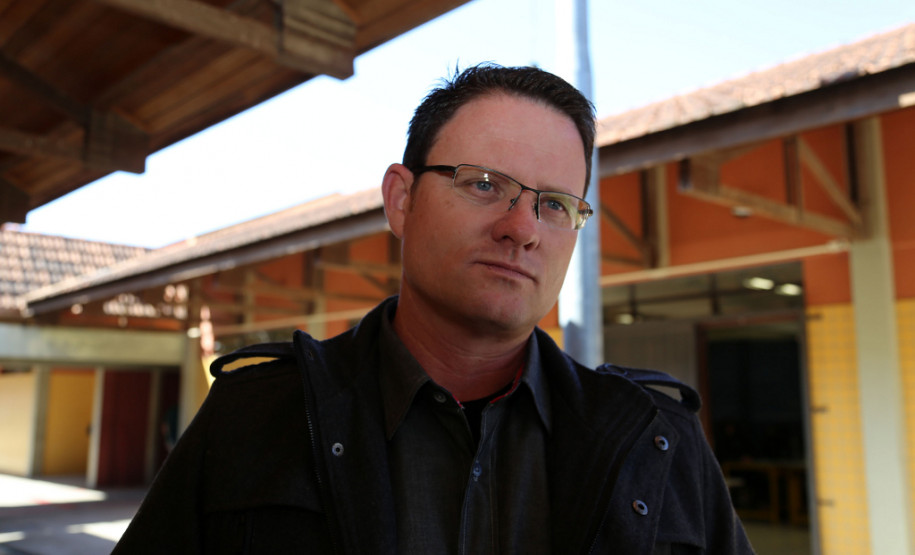 Colégio Estadual Prof. Altair da Silva Leme.  Prof. João Thomaz Millek.