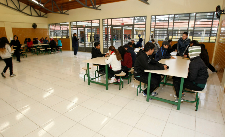 Colégio Estadual Tarsilio Amaral, Merendeiro Leonildo Fernandes. 14-08-13.