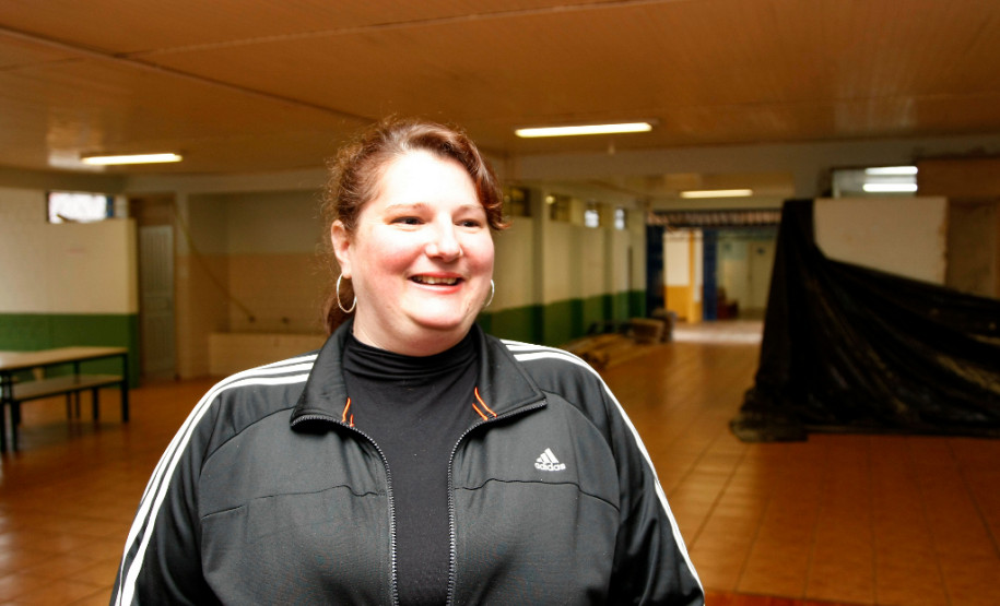 Os banheiros masculino e feminino não tinham passado por reformas desde a sua construção em 1976. Durante todo esse tempo a escola pagou por reformas no encanamento que estavam se tornaram constantes. “Tivemos que quebrar a parede para ajudar a escoar a água. Sofríamos para deixar tudo limpo e a aparência era sempre feia. Agora não”, comentou a funcionária Marizete Mazzucco, que está na escola há dois anos e espera ansiosa pelo fim da reforma.