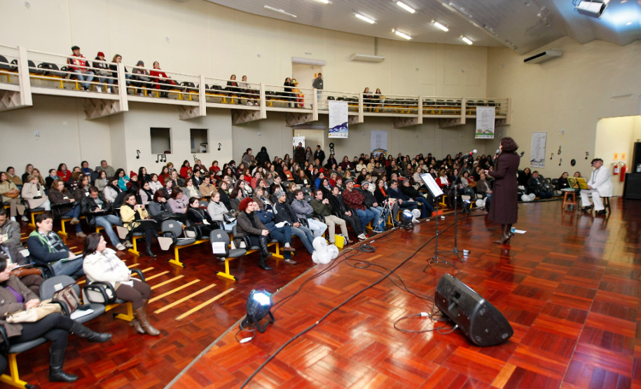Caravana da Poesia em Pato Branco na Faculdade de Pato Branco - FADEP. 27-08-13.