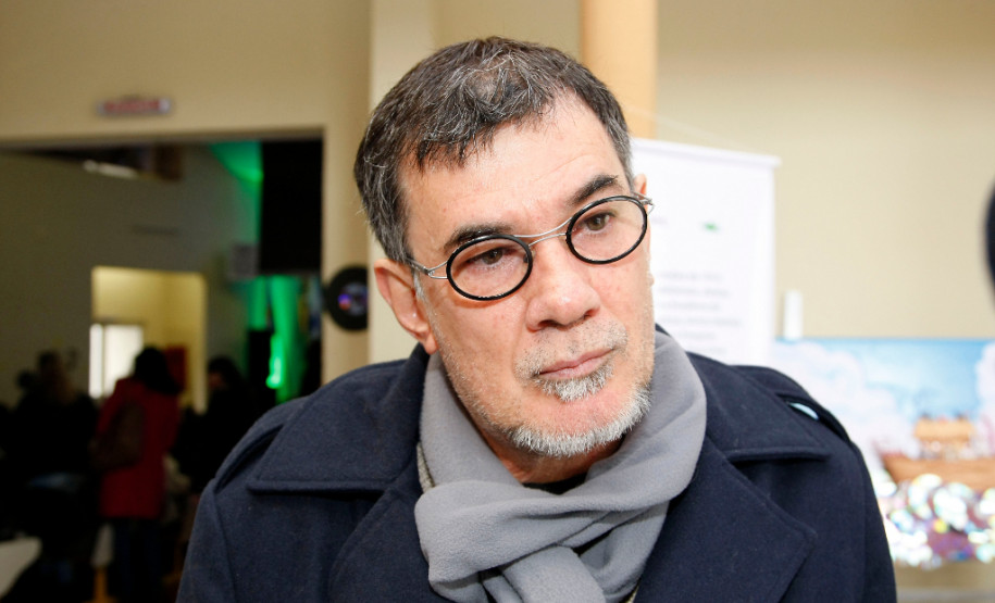 Caravana da Poesia em Pato Branco na Faculdade de Pato Branco - FADEP, Poeta Ricardo Corona. 27-08-13.