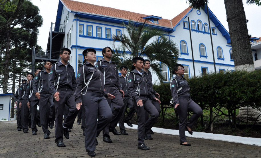 São 280 vagas destinadas a adolescentes em situação de risco e vulnerabilidade social de Curitiba e Região Metropolitana. Inscrições terminam sexta (30).