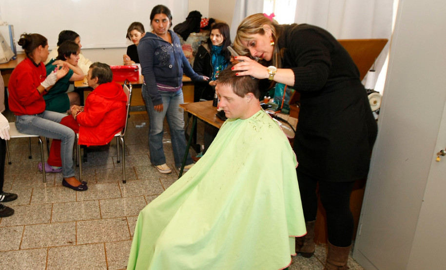 Apae de Coronel Vivida comemora a Semana Nacional da Pessoa com Deficiência Intelectual e Múltipla 2013. 28-08-13.