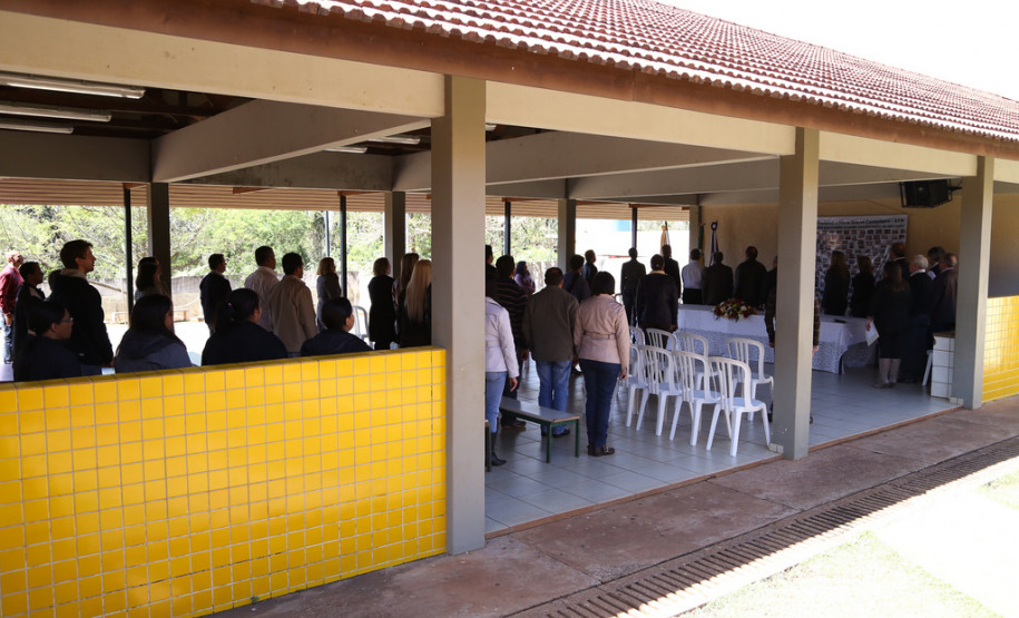 Secretário entrega salas de aula em Campo Mourão Colégio Estadual Professora Ivone Soares Castanharo.<br />
<br />
Veja mais fotos em: <a href=" http://www.flickr.com/photos/flavioarns/sets/72157635295046512/" target="_blank">http://www.flickr.com/photos/flavioarns/</a>