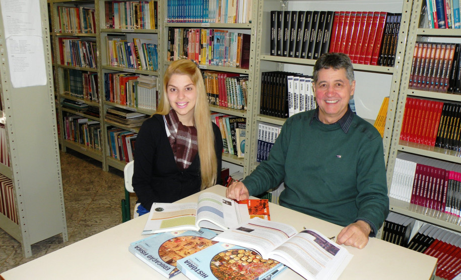 Três dos cinco estudantes que representarão o Paraná no Programa Parlamento Jovem Brasileiro são da rede estadual de ensino.