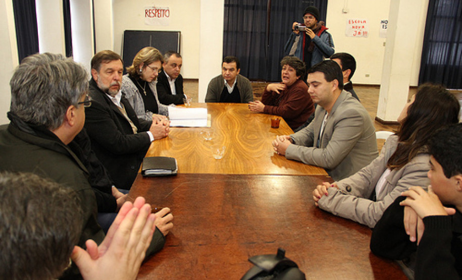 Visita do secretário Flávio Arns ao Colégio Yvone Pimentel.