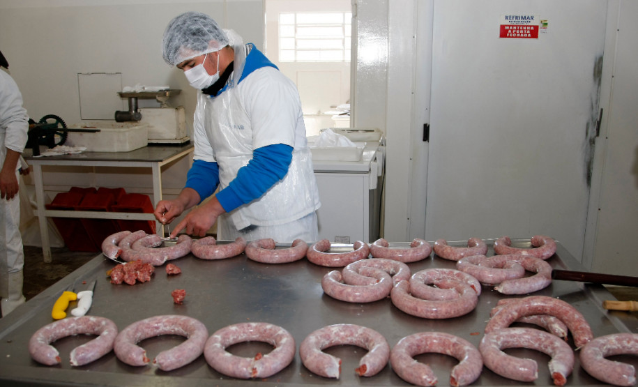 Centro Estadual de Educação Profissional Assis Brasil, de Clevelândia. 28-08-13.