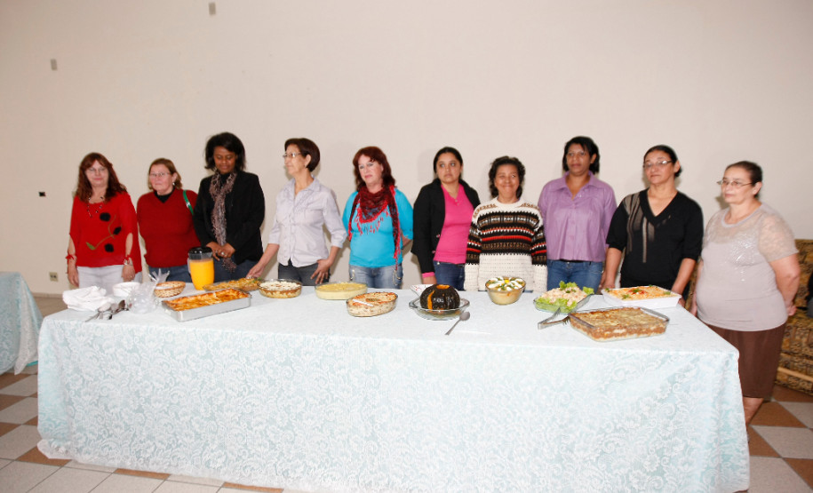 Premiaçao do segundo concurso Merendeira um prato várias idéias no núcleo regional de educação de Paranaguá. 06-09-13.