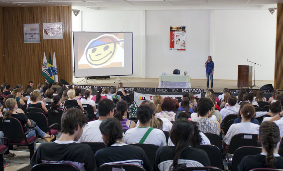 NRE Toledo recebe Saúde e Prevenção nas Escolas