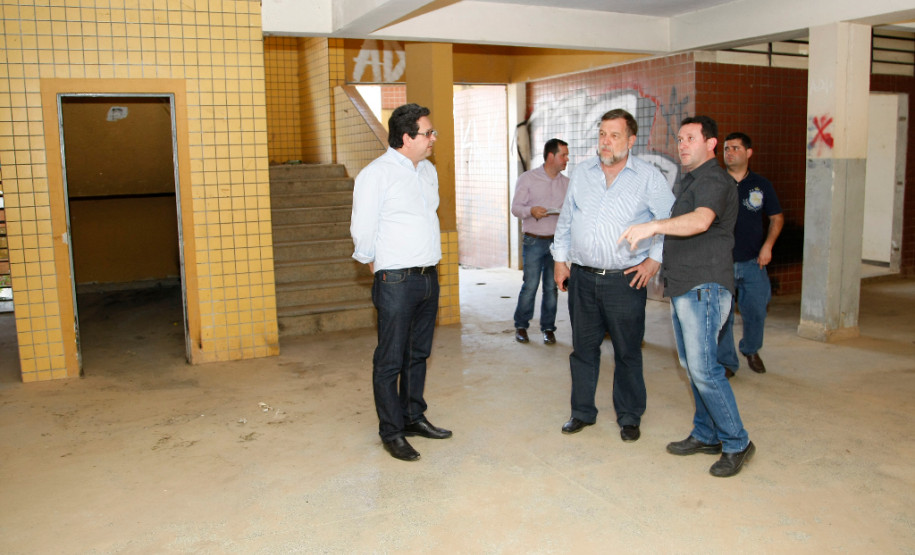 Vice Governador e secretário da educação Flávio Arns visita escolas e colégios no municipio de Almirante Tamandaré, Colégio Estadual Ambrosio Bini. 12-09-13.