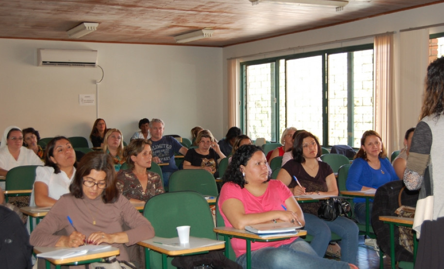 Proposta do evento é orientar os pedagogos sobre encaminhamentos adequados para assegurar os direitos de crianças e adolescentes.