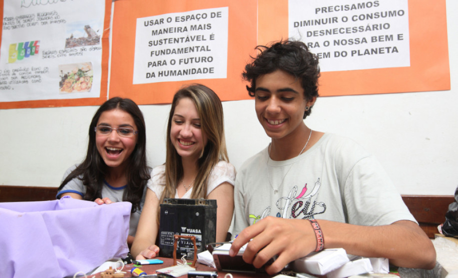 Mostra cultural reúne centenas de pessoas