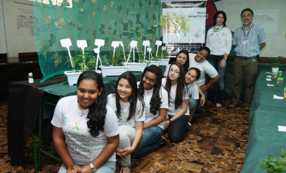 Mostra cultural reúne centenas de pessoas