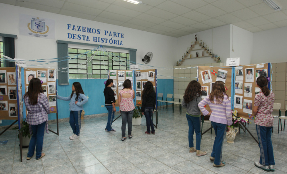 Mostra cultural reúne centenas de pessoas