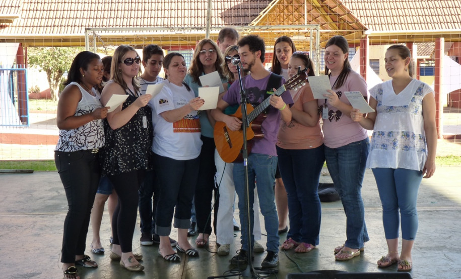Esta semana foi a vez de Toledo receber a Caravana da Poesia que, neste ano, homenageia o centenário de nascimento de Vinícius de Moraes.