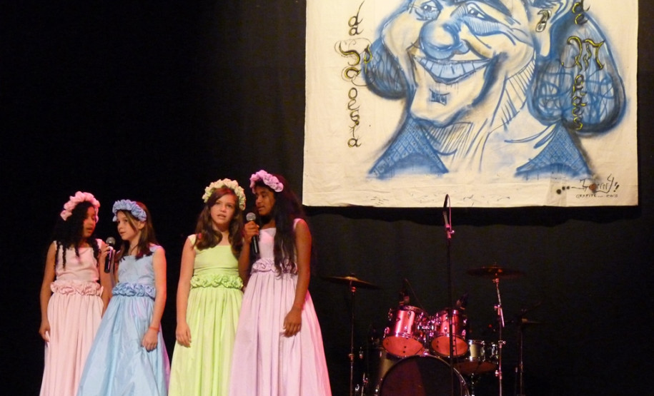 Esta semana foi a vez de Toledo receber a Caravana da Poesia que, neste ano, homenageia o centenário de nascimento de Vinícius de Moraes.