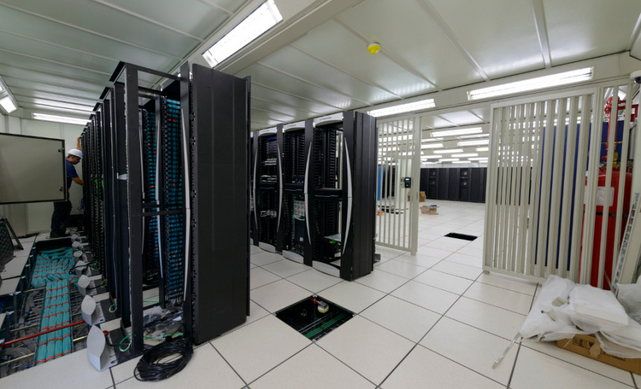 A Celepar fará uma planejada operação para transferir cerca de 750 equipamentos para uma nova sala cofre neste final de semana.