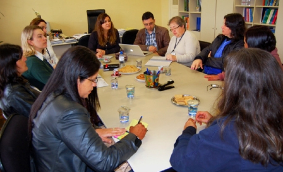 Pedagogos da rede estadual que fazem pós-graduação em Coordenação Pedagógica pela Universidade Federal do Paraná estiveram nesta terça-feira (17) na sede da Secretaria de Estado da Educação para discutir e contribuir com o Plano de Ações Descentralizadas (PAD).