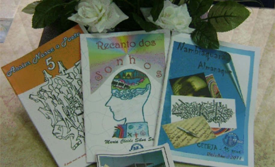 Livro que reúne poesias de alunos é lançado em Apucarana