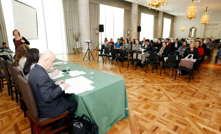 Reunião do Fórum Estadual de Educação, realizada em maio.