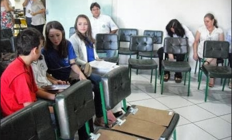 Eventos servem para definir delegação que representa o Paraná na 4ª Conferência Nacional Infantojuvenil pelo Meio Ambiente, Brasília. Atividades do NRE de Goioerê.