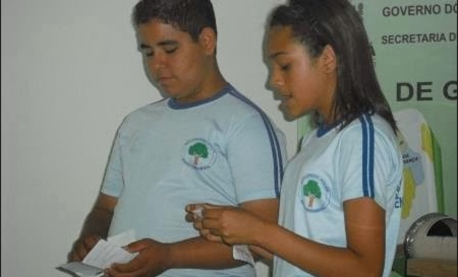 Eventos servem para definir delegação que representa o Paraná na 4ª Conferência Nacional Infantojuvenil pelo Meio Ambiente, Brasília. Atividades do NRE de Goioerê.