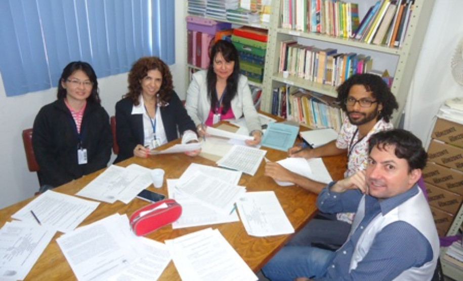 Eventos servem para definir delegação que representa o Paraná na 4ª Conferência Nacional Infantojuvenil pelo Meio Ambiente, Brasília. Atividades do NRE de Maringá.