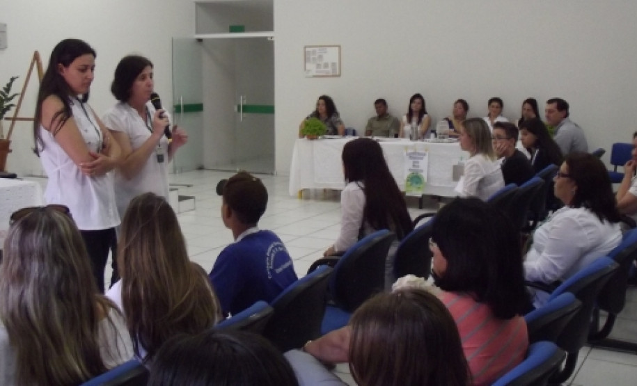 Eventos servem para definir delegação que representa o Paraná na 4ª Conferência Nacional Infantojuvenil pelo Meio Ambiente, Brasília. Atividades do NRE de Umuarama.