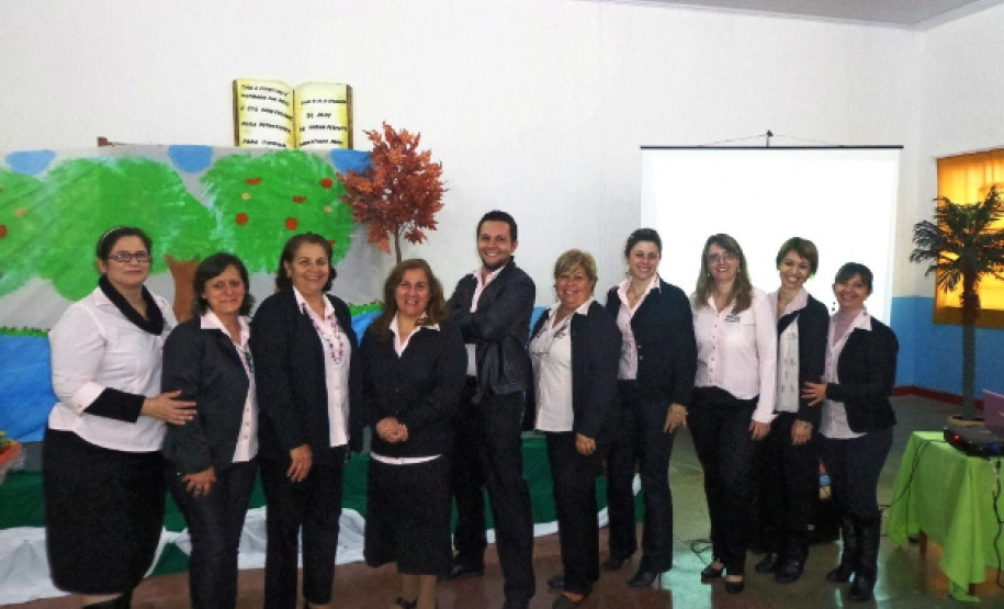 Eventos servem para definir delegação que representa o Paraná na 4ª Conferência Nacional Infantojuvenil pelo Meio Ambiente, Brasília. Atividades do NRE de Wenceslau Braz.