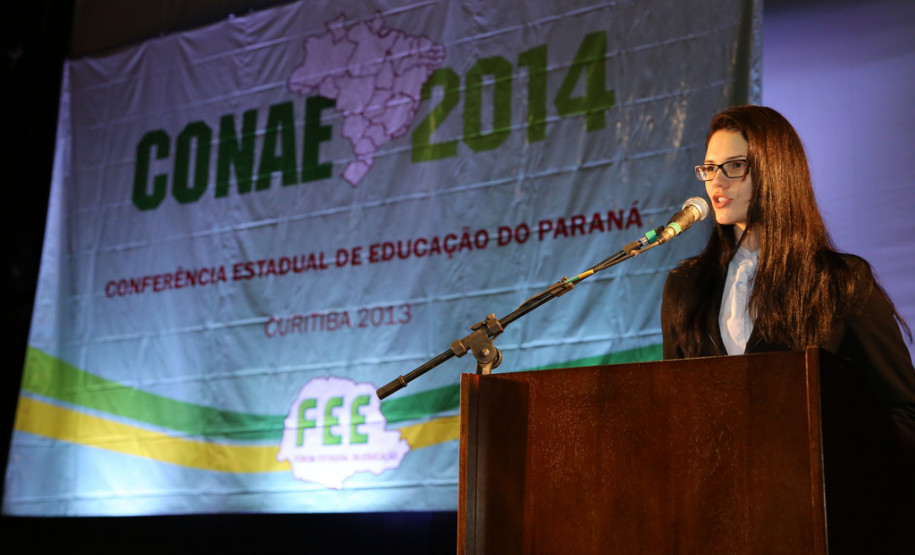 O objetivo é discutir emendas ao documento referência da Conferência Nacional de Educação (CONAE), que será definido no ano que vem, em Brasília.<br />
<br />
Veja mais fotos em: <a href=" http://www.flickr.com/photos/flavioarns/sets/72157635848374146/" target="_blank"> http://www.flickr.com/photos/flavioarns </a>
