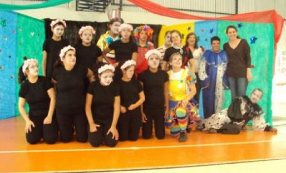 Escola Especial realiza atividades de dança