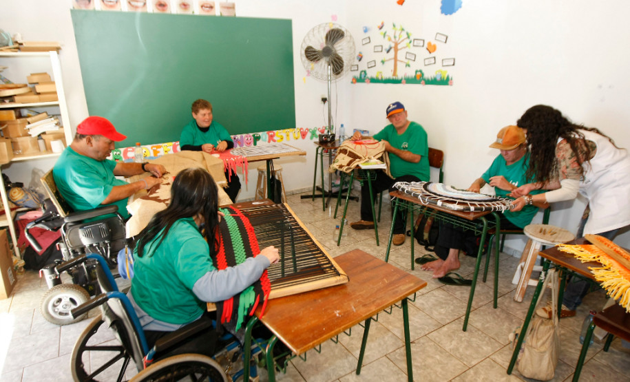 APAE da cidade de Califórnia. 25-09-13.