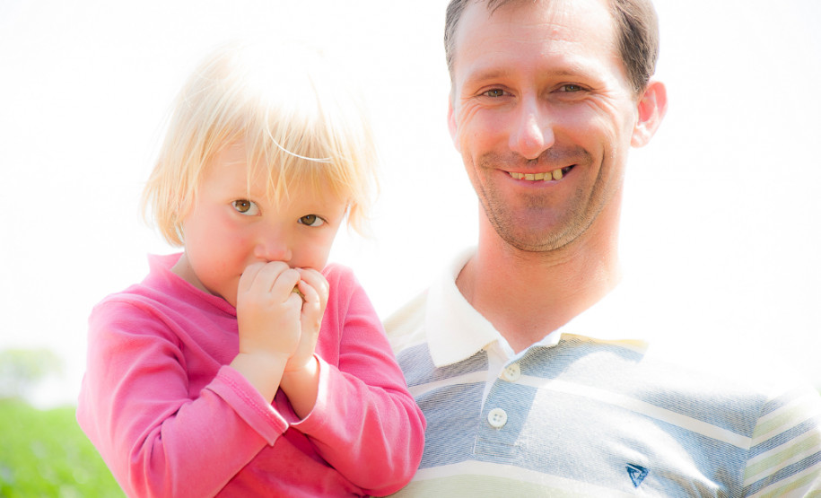O morango utilizado na receita do sorvete foi cultivado na propriedade da família Ladeca. Depois que concluiu o curso de Técnico Agrícola em uma escola da rede estadual de ensino, o produtor rural Cláudio Ladeca resolveu investir na produção de hortifrutigranjeiros. O destaque da propriedade rural é a produção de morango em uma área de 4 mil metros quadrados.
