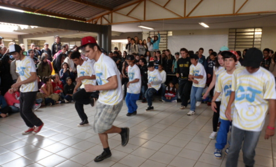 Houve dança, grafitagem, campeonato de skate, mostra de trabalhos, divulgação dos cursos técnicos, concurso de fotografias, entre outras atrações.